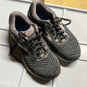 Brooks Adrenaline GTS 18